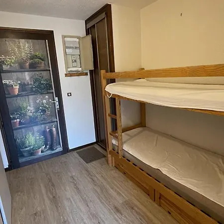 Charmant Studio-cabine Avec Balcon, Proche Pistes Et Commerces, Parking Collectif, Ideal Pour 4 Pers. - Fr-1-787-5 Apartamento *