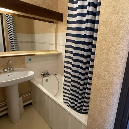 Apartamento Charmant Studio-cabine Avec Balcon, Proche Pistes Et Commerces, Parking Collectif, Ideal Pour 4 Pers. - Fr-1-787-5